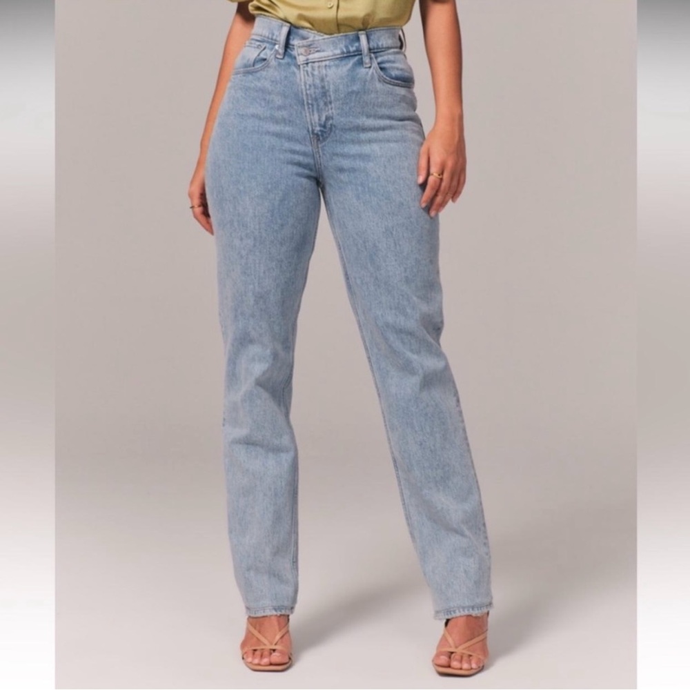 Abercrombie & Fitch 90s Straight Ultra High Rise Curve Love Jeans Size 31/12S
